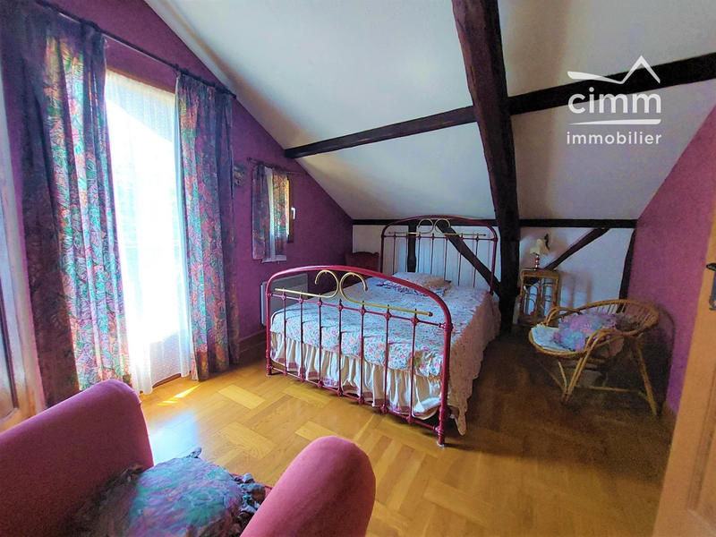 Maison - 215 m² - 7 pièces