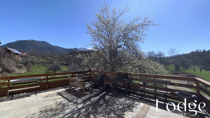 Maison - 206 m² - 6 pièces