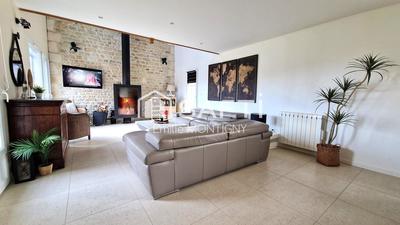 Maison - 200 m² - 7 pièces