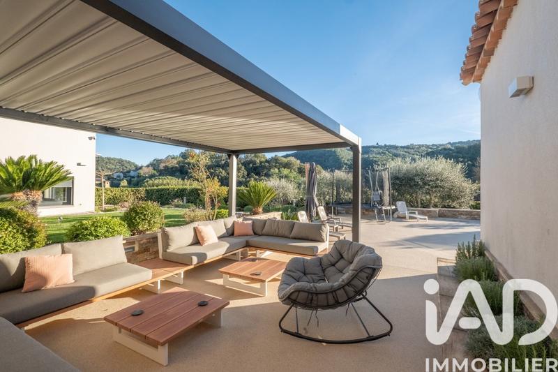 Maison de maîtres - 360 m² - 10 pièces