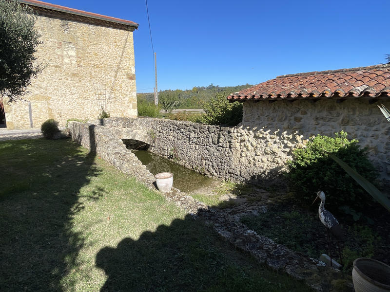 Maison - 417 m² - 8 pièces