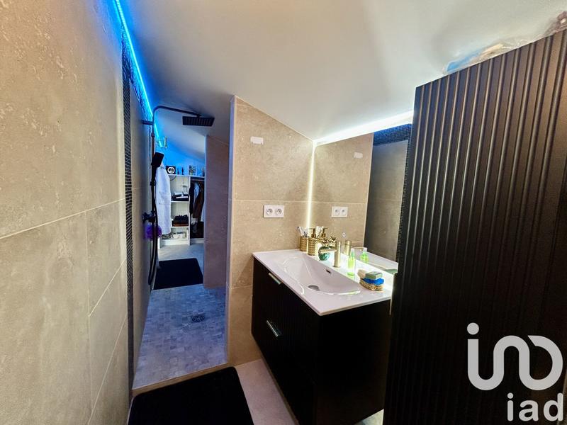 Maison - 200 m² - 7 pièces