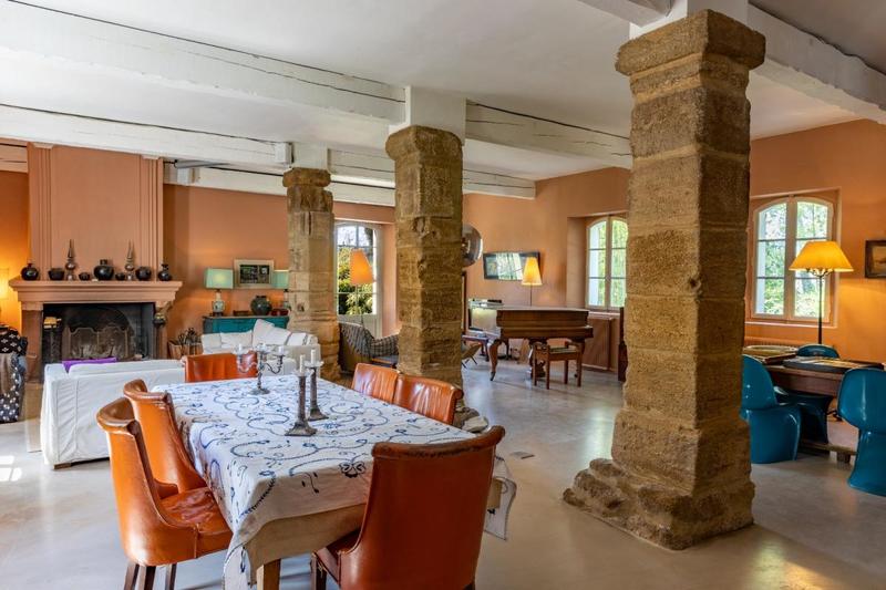 Maison de campagne - 450 m² - 9 pièces