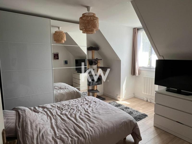 Maison - 95 m² - 5 pièces