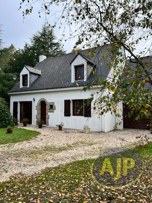 Maison - 143 m² - 6 pièces