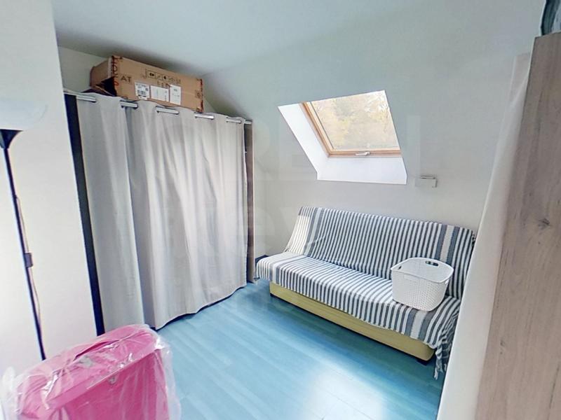 Maison - 216 m² - 7 pièces