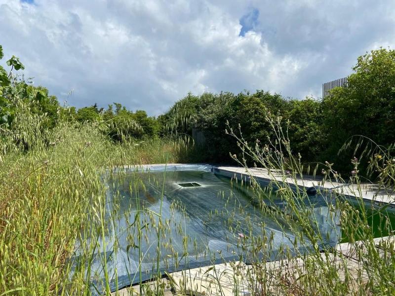 Maison - 240 m² - 8 pièces