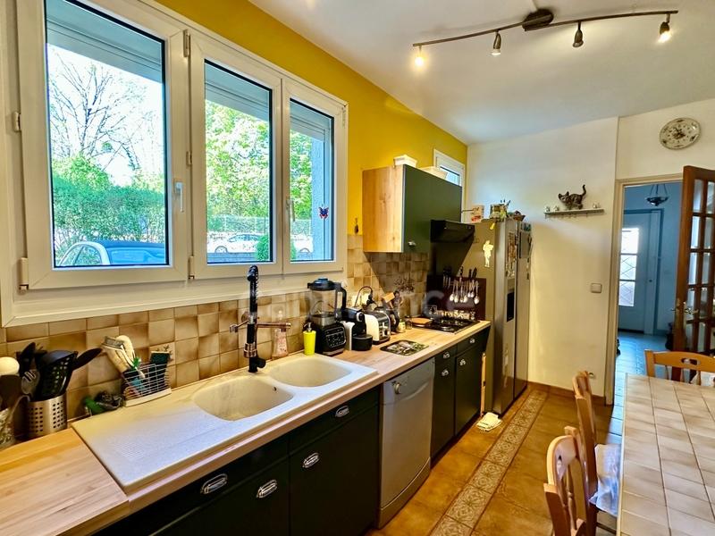 Maison - 210 m² - 8 pièces