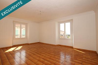 Maison - 240 m² - 7 pièces