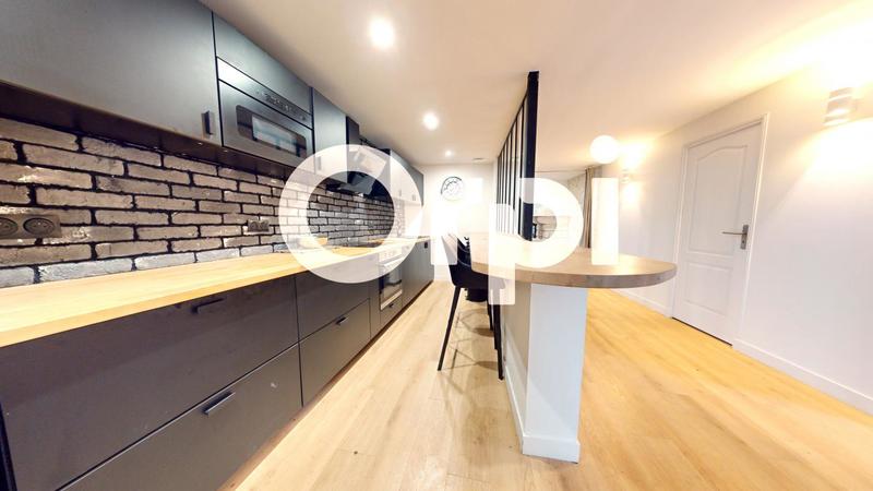 Maison - 300 m² - 9 pièces