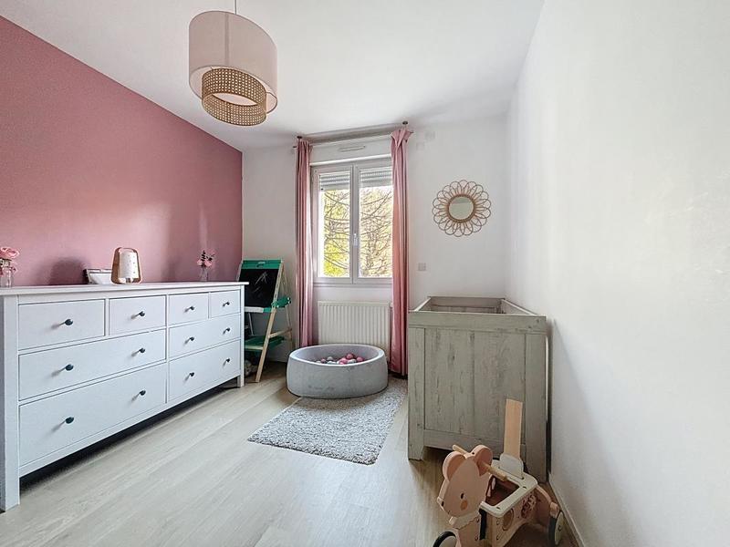 Appartement - 90 m² - 4 pièces