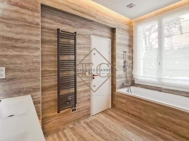 Maison de ville - 131 m² - 4 pièces