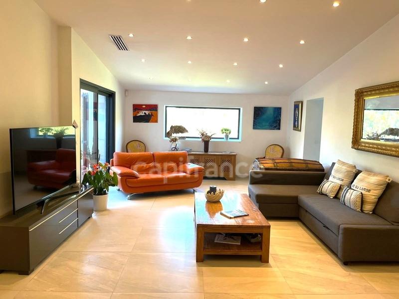 Villa - 205 m² - 5 pièces