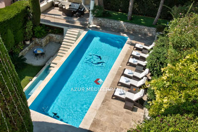 Villa - 298 m² - 6 pièces