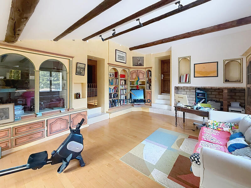 Maison - 340 m² - 8 pièces