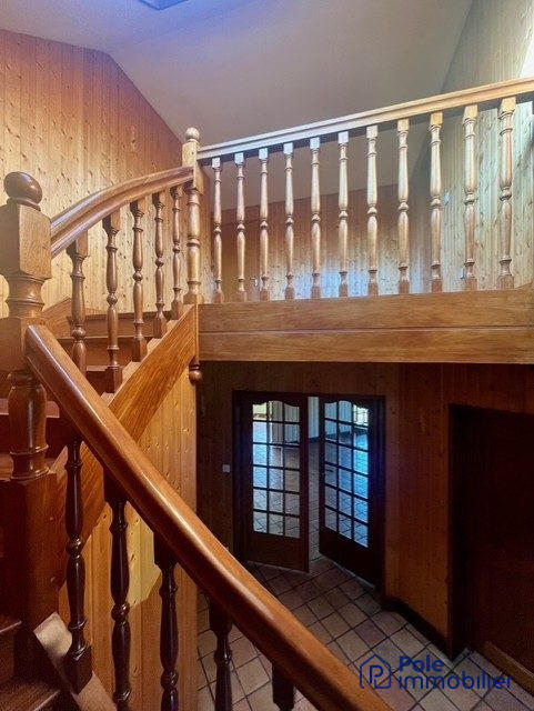 Maison - 219 m² - 6 pièces