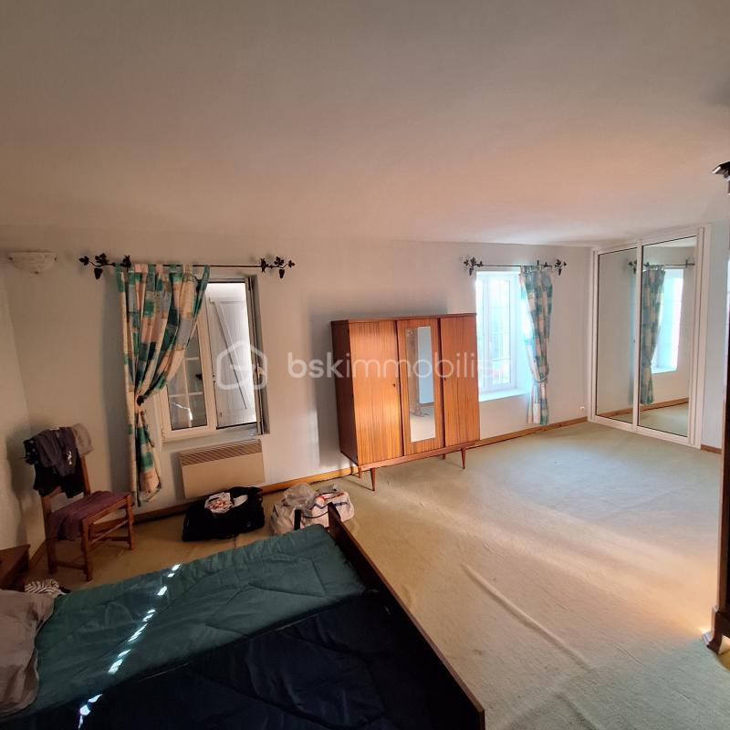 Maison de village - 211 m² - 7 pièces