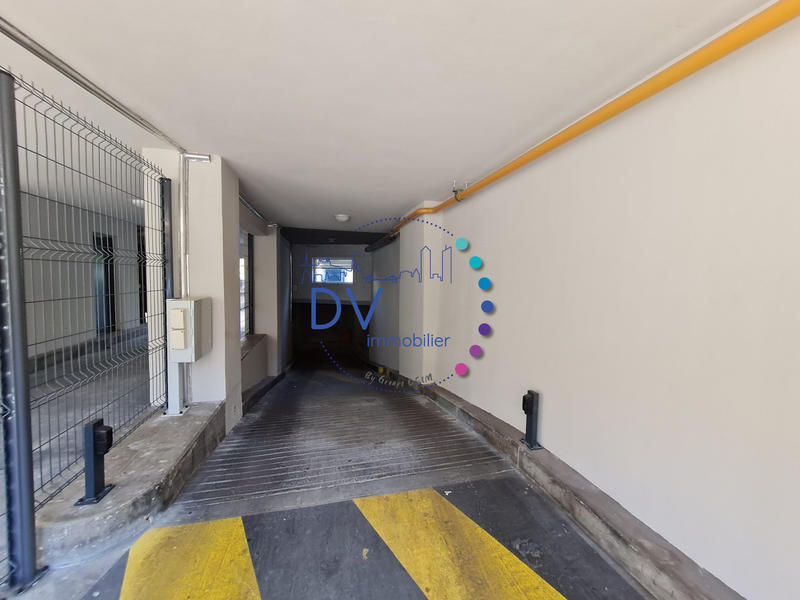 Parking / Garage - 10 m²