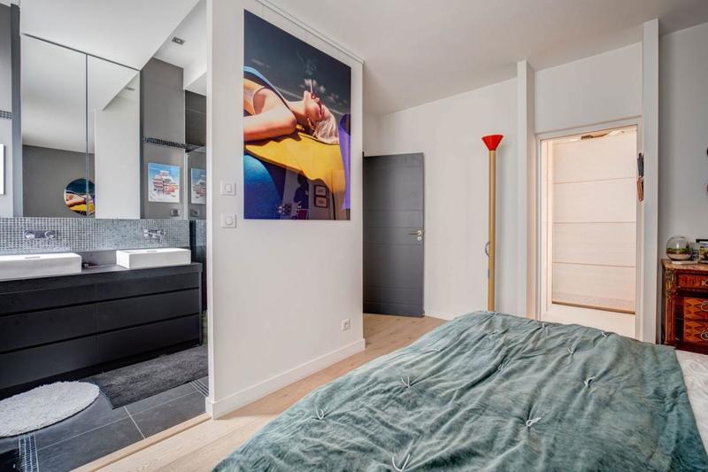 Maison - 235 m² - 9 pièces