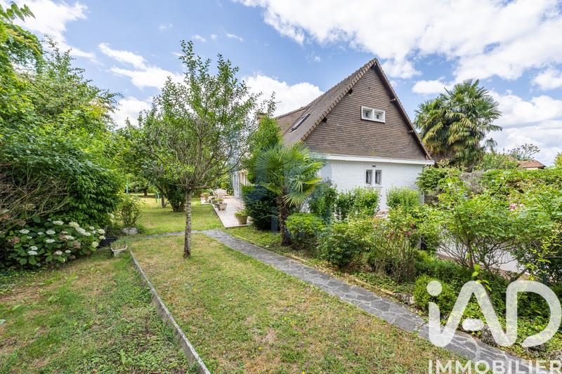 Maison - 195 m² - 8 pièces