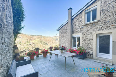 Maison ancienne - 192 m² - 8 pièces