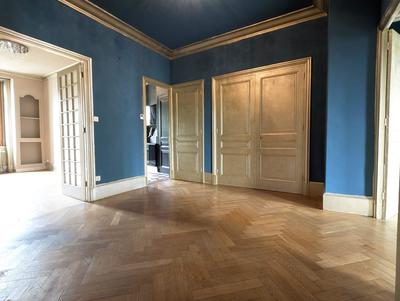 Appartement - 130 m² - 5 pièces