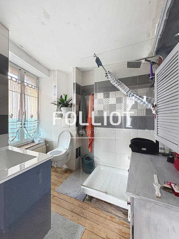 Maison - 180 m² - 8 pièces