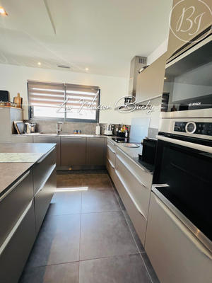 Maison - 168 m² - 5 pièces