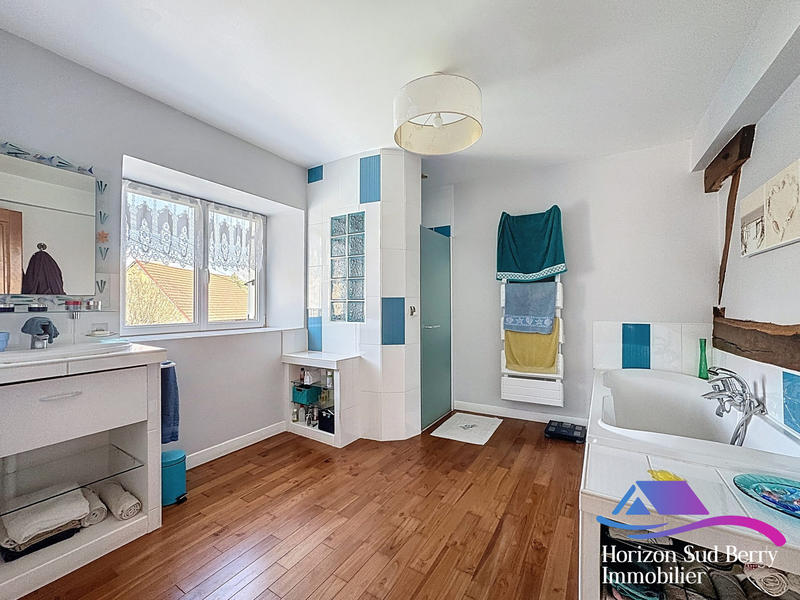 Maison - 210 m² - 7 pièces