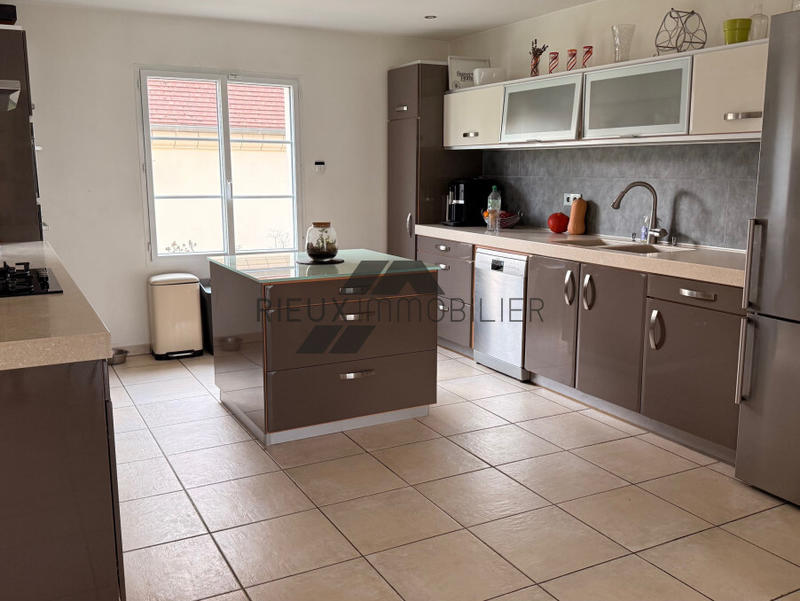 Propriété - 235 m² - 7 pièces