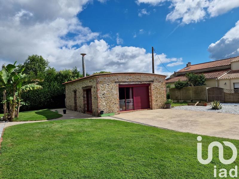 Maison - 360 m² - 10 pièces