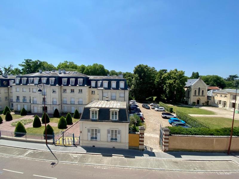 Appartement - 96 m² - 5 pièces