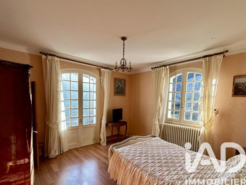Maison - 183 m² - 9 pièces