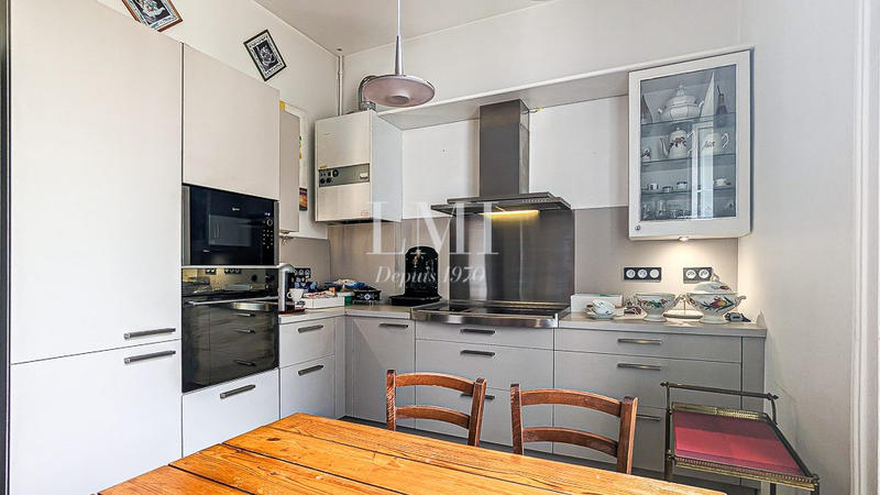 Appartement - 219 m² - 7 pièces