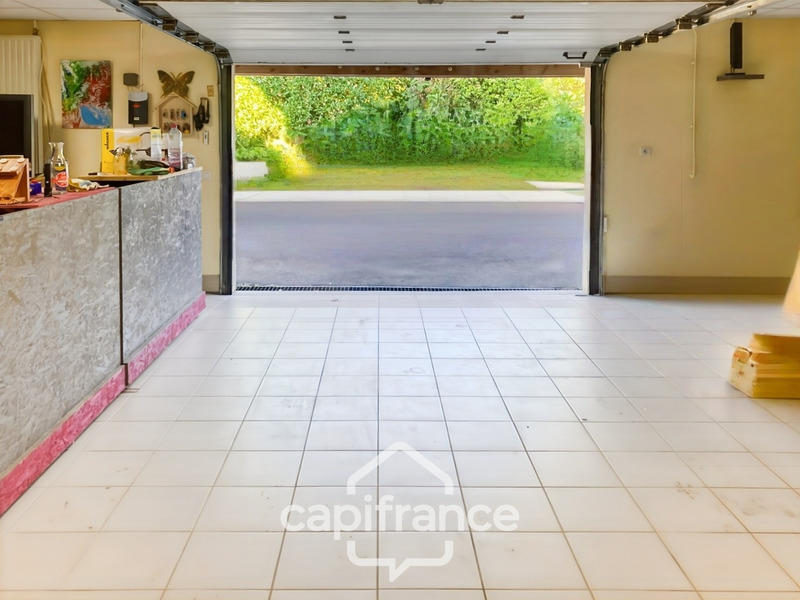 Maison - 273 m² - 9 pièces