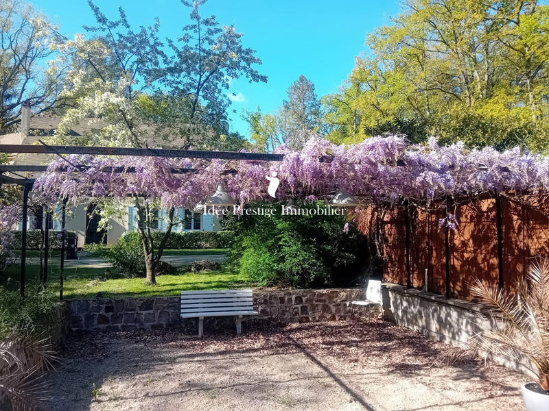 Maison - 220 m² - 9 pièces