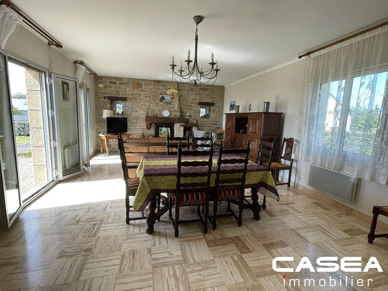 Maison traditionnelle - 160 m² - 6 pièces