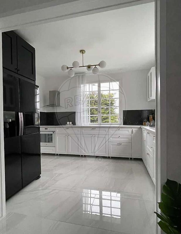 Maison - 159 m² - 7 pièces