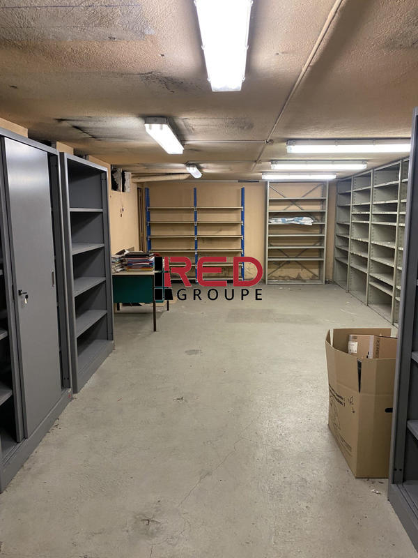 Local commercial - 323 m²