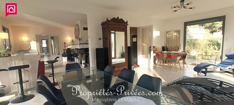 Maison - 416 m² - 10 pièces