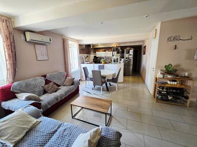 Appartement - 77 m² - 3 pièces