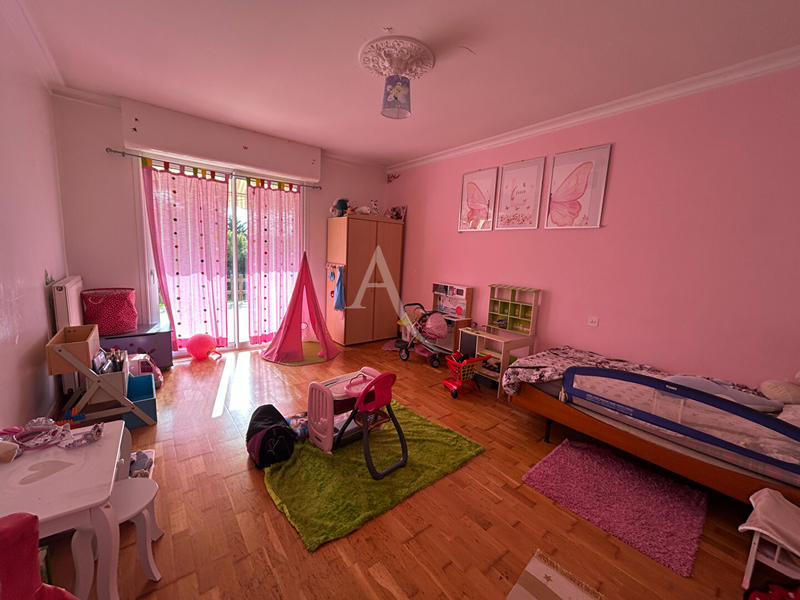 Maison - 339 m² - 11 pièces