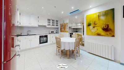 Loft - 122 m² - 5 pièces