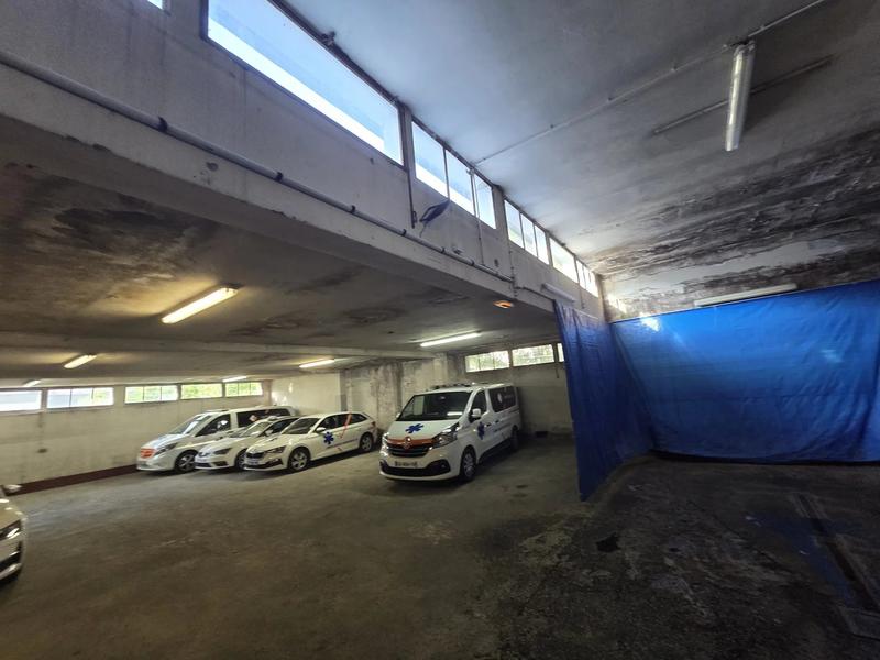 Local d'activités - 699 m² - 4 pièces