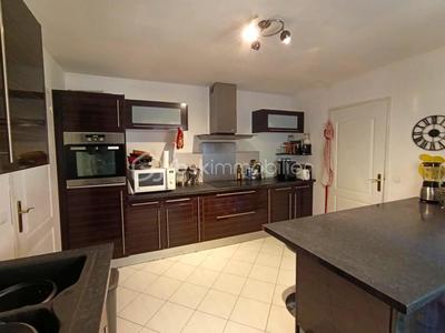 Maison traditionnelle - 153 m² - 6 pièces