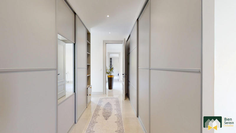 Villa - 315 m² - 8 pièces