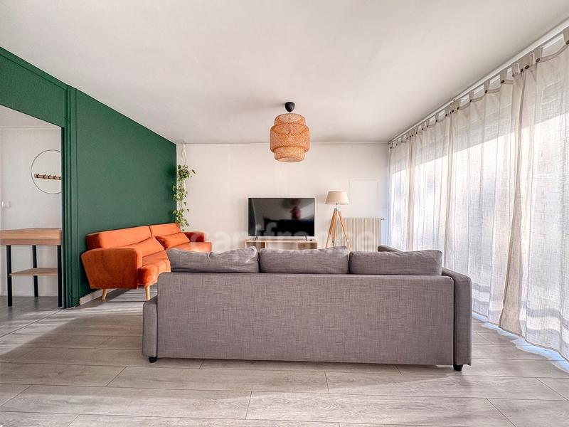 Appartement - 82 m² - 3 pièces