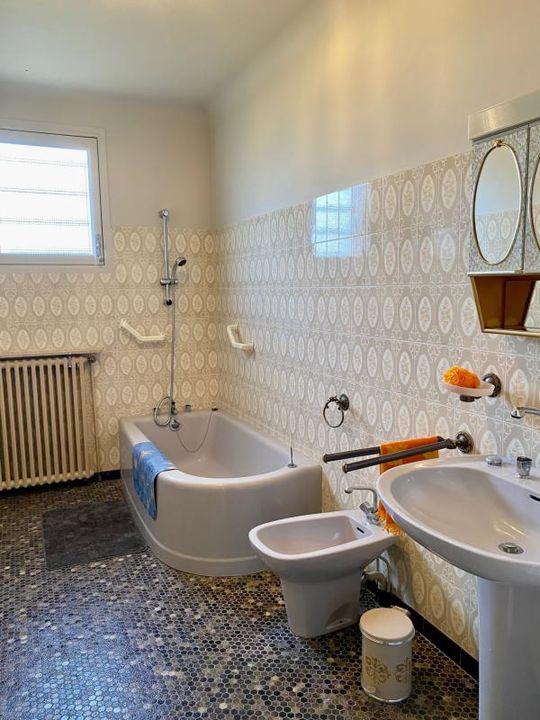 Maison - 384 m² - 9 pièces