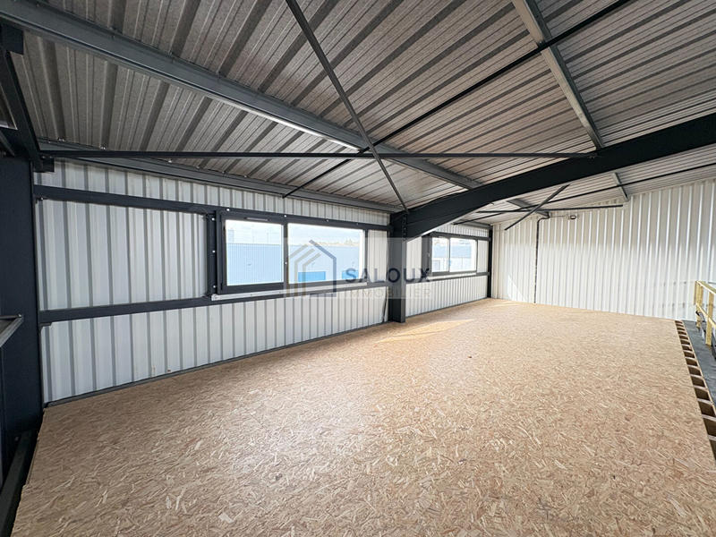 Local d'activité / Entrepôt - 232 m²