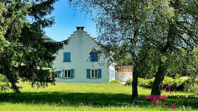 Maison - 300 m² - 10 pièces